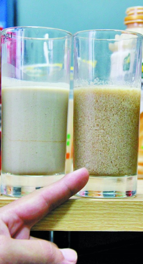 加点醋可检验奶茶是否含奶 专家称基本可行